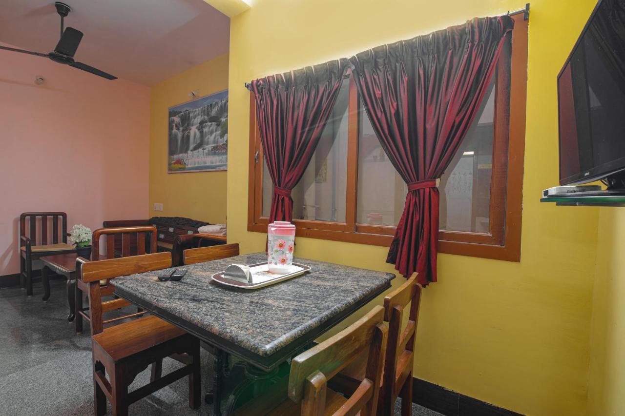 Manora Residency Hotel Пондичери Екстериор снимка