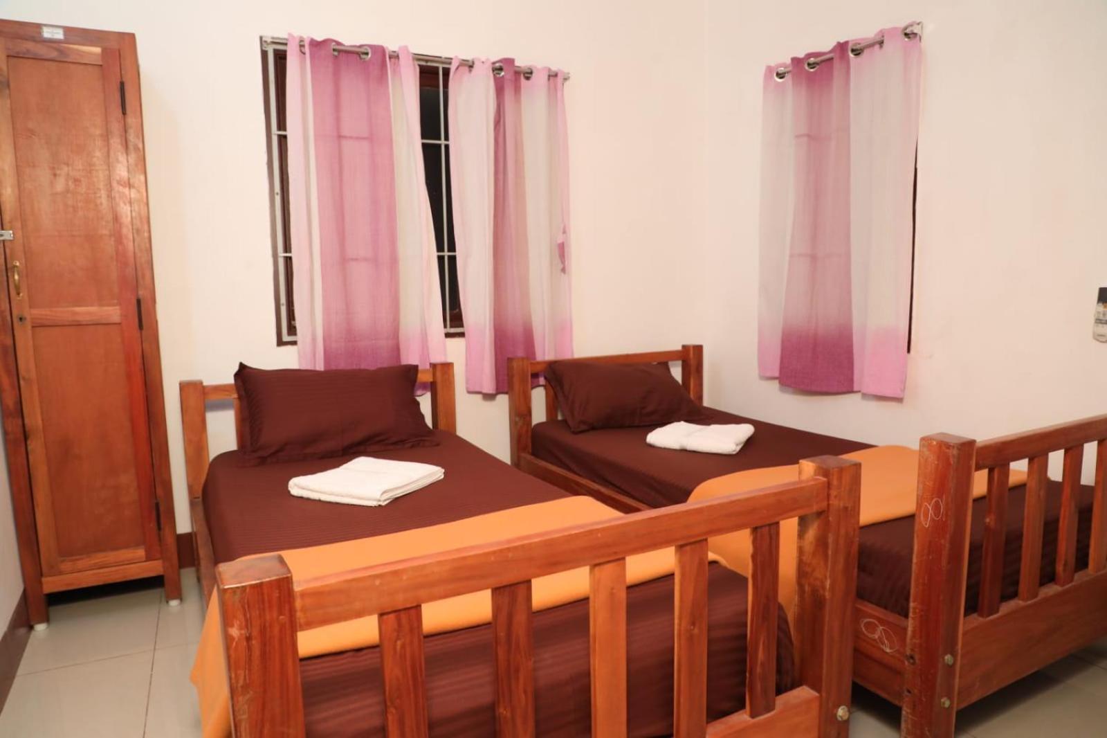 Manora Residency Hotel Пондичери Екстериор снимка