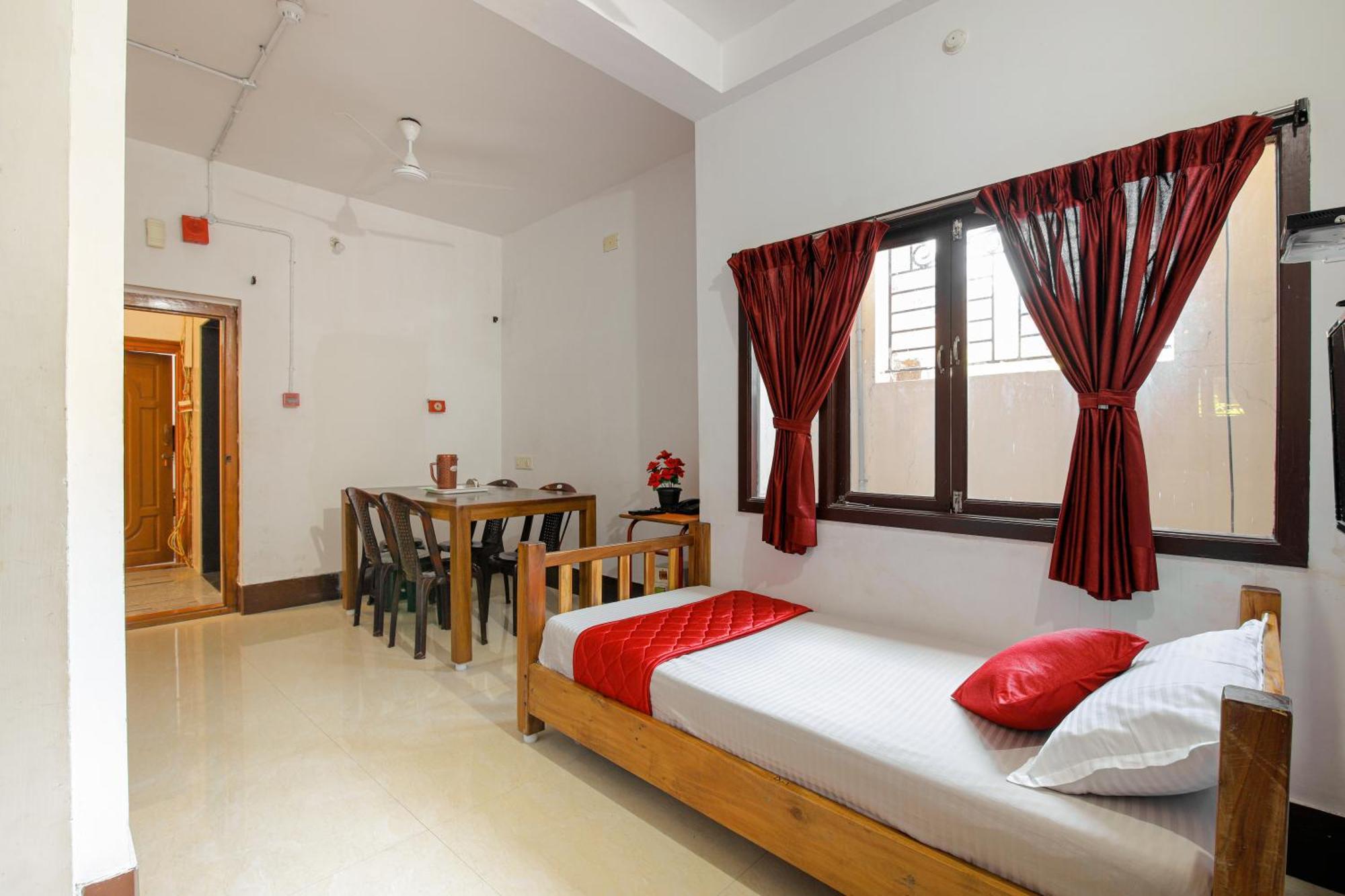 Manora Residency Hotel Пондичери Екстериор снимка