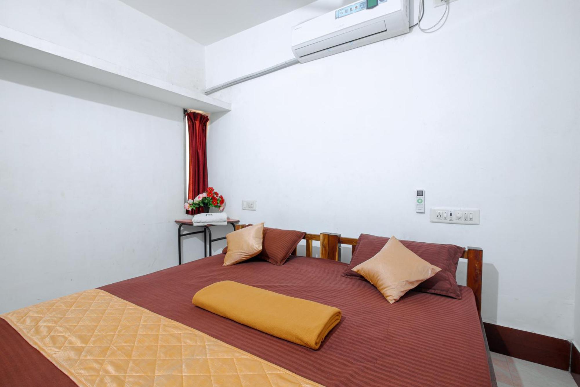 Manora Residency Hotel Пондичери Екстериор снимка