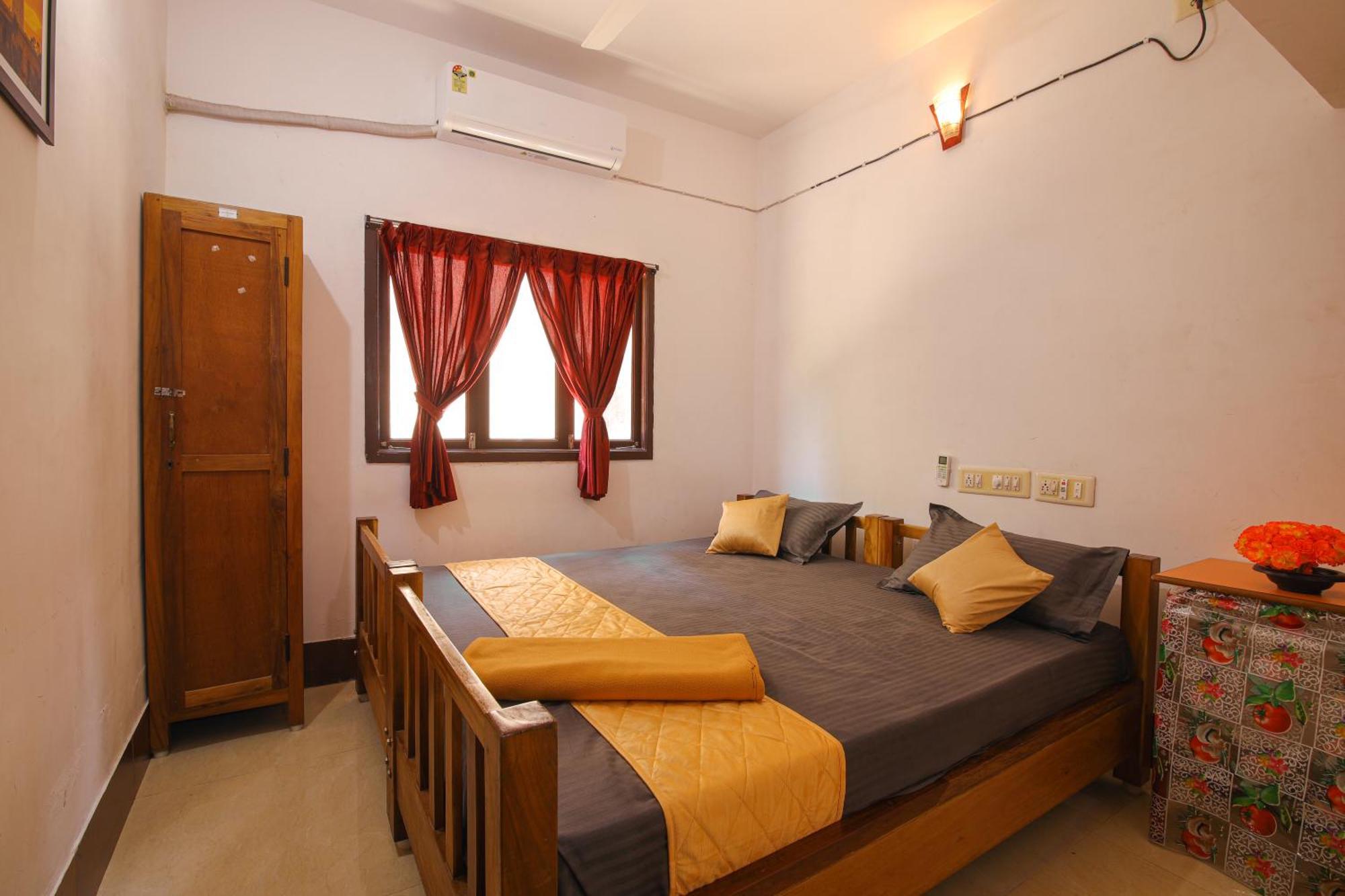 Manora Residency Hotel Пондичери Екстериор снимка