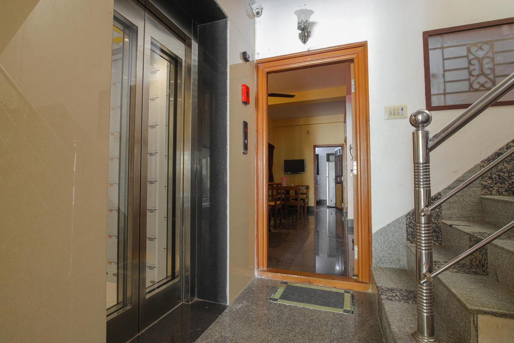 Manora Residency Hotel Пондичери Екстериор снимка