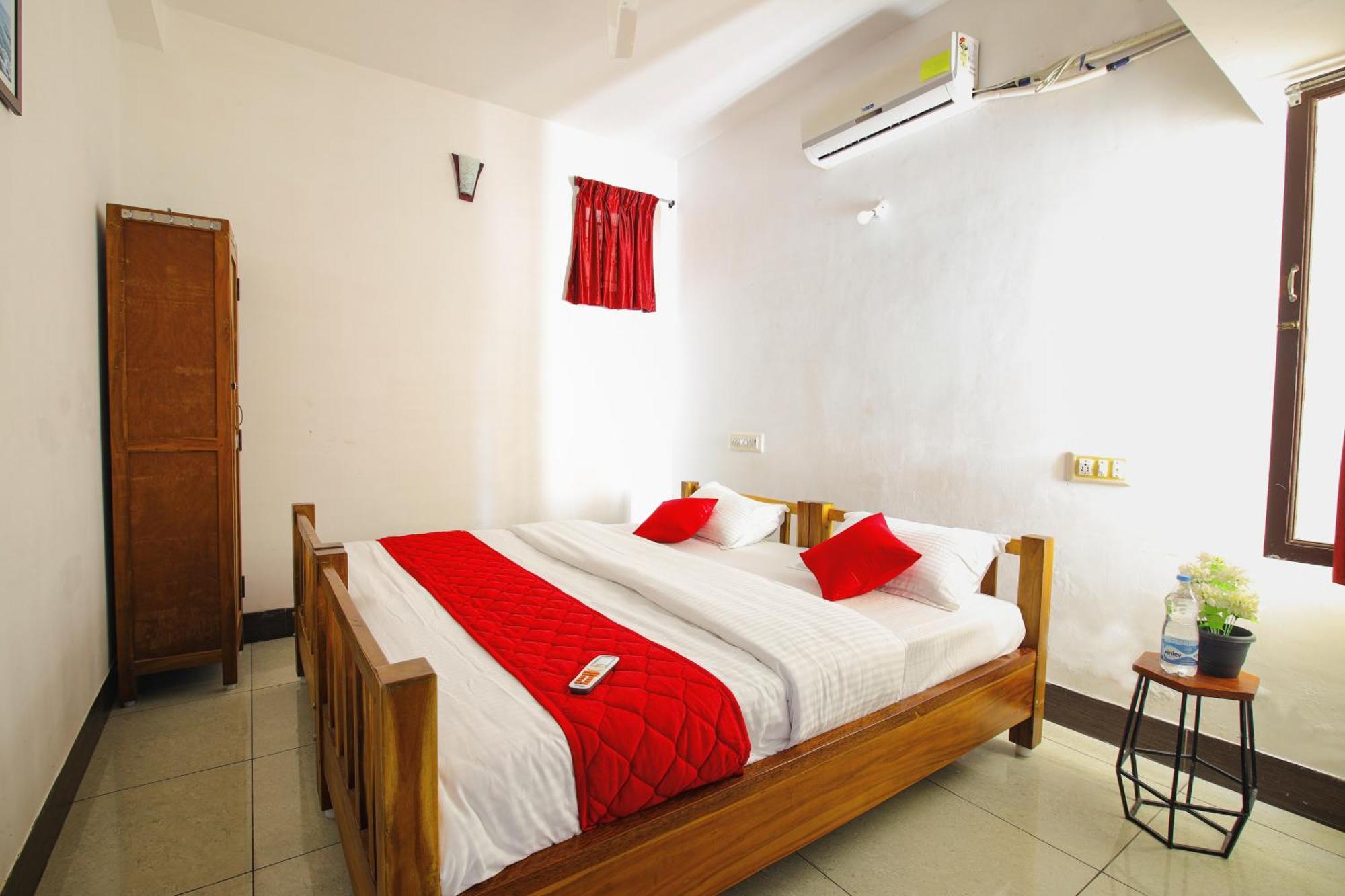 Manora Residency Hotel Пондичери Екстериор снимка