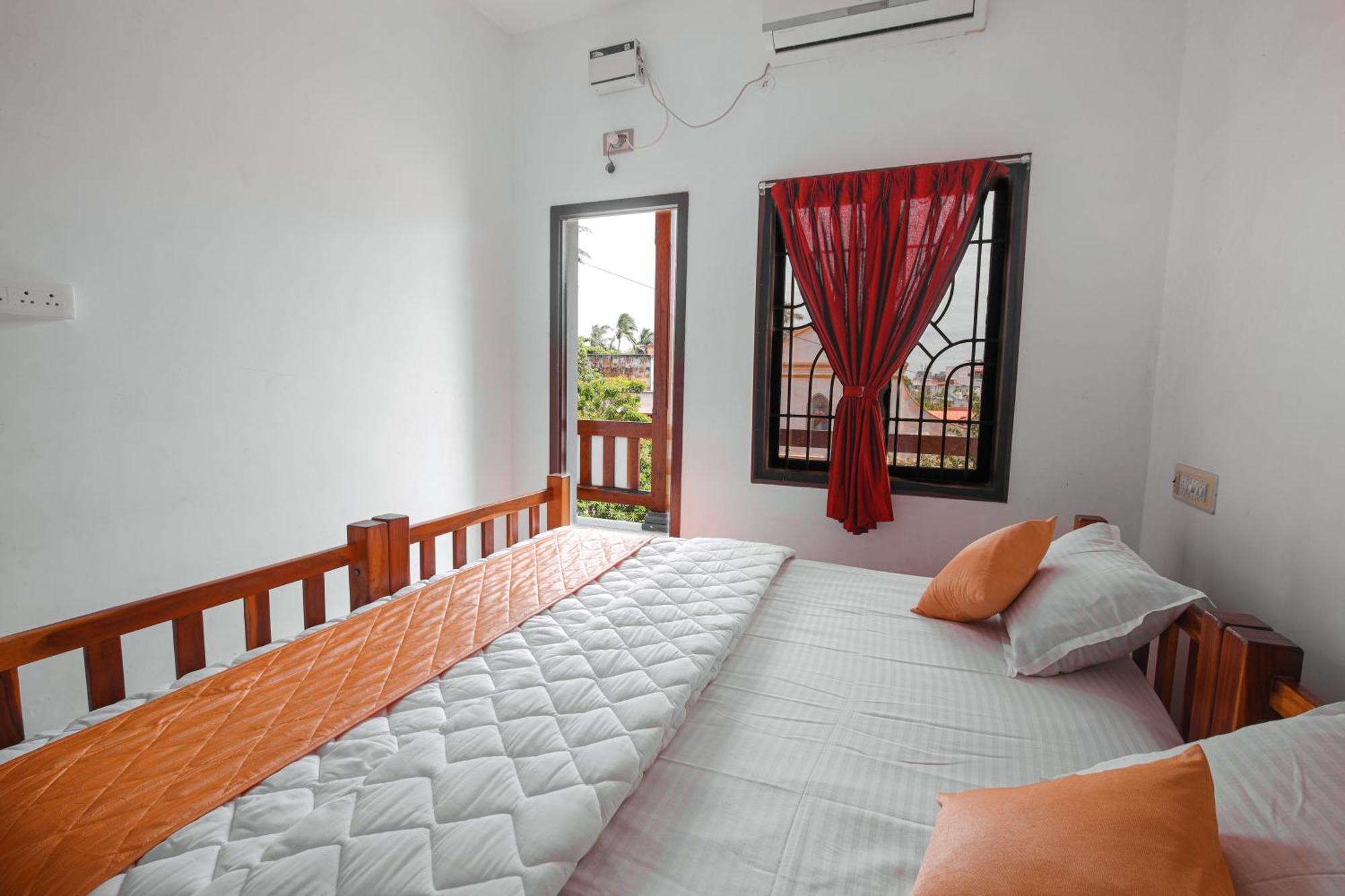 Manora Residency Hotel Пондичери Екстериор снимка
